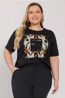 T-Shirt Plus Size Preta Com Estampa Frontal Em Meia Malha Lisamour - 202021