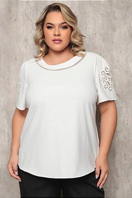 Blusa Plus Size Off White Em Crepe De Manga Curta Com Bordado E Entremeio - 26736