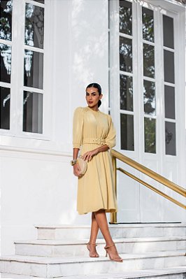 Vestido Amarelo Em Crepe Com Detalhes Em Renda E Acompanha Cinto Tatá Martello - 5927