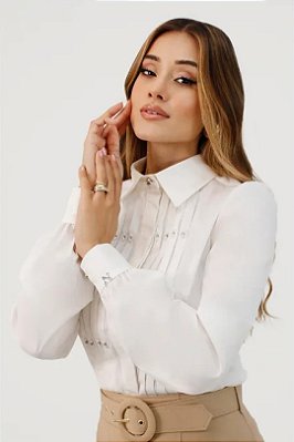 Camisa Plus Size Off White Em Tricoline Com Nervuras E Bordado Nítido Jeans - 04143