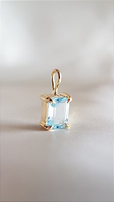 Pingente Mater - ouro amarelo 18k e topázio sky