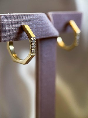 Brinco Giverny - ouro amarelo 18k e diamantes
