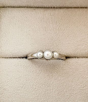 Anel Vicky - ouro branco 18k, com banho de ródio