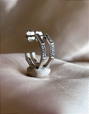 Brinco Giverny - ouro branco 18k, com banho de ródio, e água marinha
