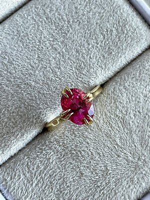 Anel Queen - ouro amarelo 18k e turmalina rosa