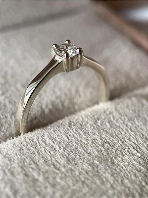Anel Oui - ouro branco 18k e diamante