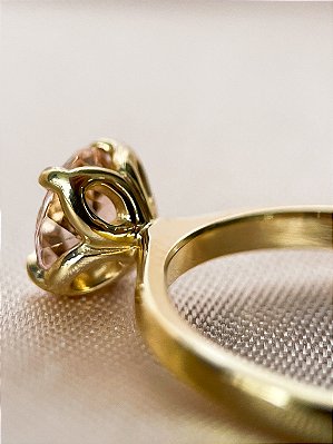Anel Peônia - ouro amarelo 18k e morganita