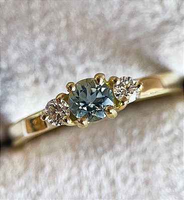 Anel Nina - ouro amarelo 18K, água-marinha e diamantes