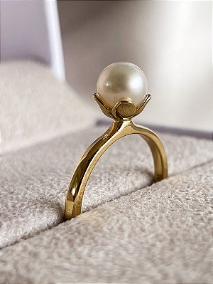 Anel Peônia - ouro amarelo 18k e pérola