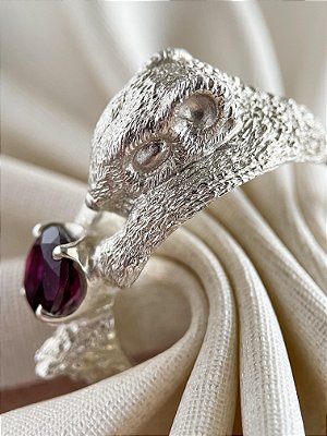 Anel Arminho - ouro branco 18k e rodolita
