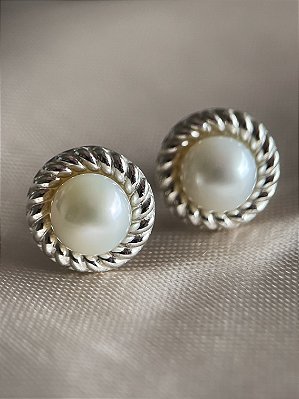 Brinco Drina - ouro branco 18k, com banho de ródio,  e pérola