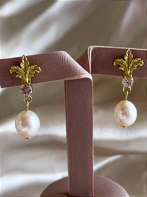 Brinco Maria Antonieta- ouro amarelo 18k, safira incolor e pérola