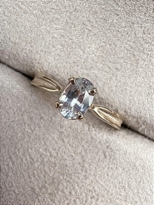 Anel Petit - ouro branco 18k sem banho de ródio e safira incolor