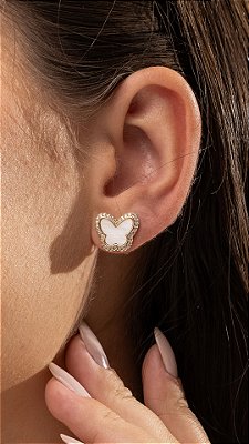 BRINCO BORBOLETA MADREPÉROLA SEMIJOIA