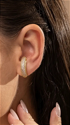 BRINCO EAR HOOK CRAVEJADO (SEMIJOIA)