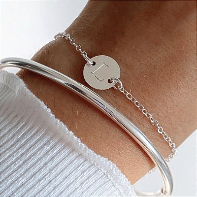 Pulseira medalha letra banhado a prata