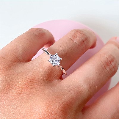 Anel solitário detalhes vazados banhado a prata