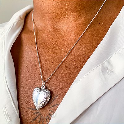 Cordão relicário coração borda 50cm detalhes banhado a prata