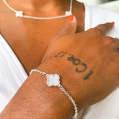 Conjunto Virginia trevo perolado banhado a prata