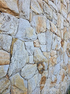 Pedra Madeira Amarelo Claro Irregular Cacos - R$ 180,00 m²