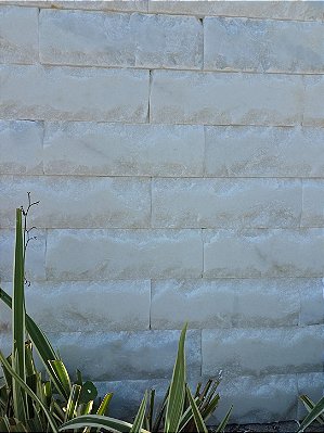 Rockface Mármore Branco Dolomita 10x30cm R$299,00M²