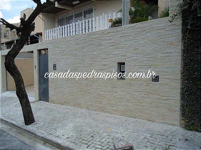 Filete 3 cm serrado da pedra São Tomé tipo "canjiquinha" R$98,00 m²