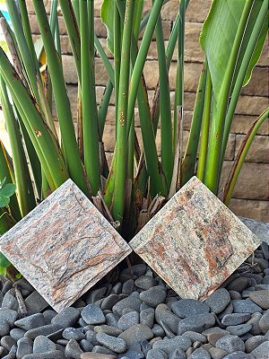 Pedra Madeira Vermelha Almofadada 11,5 x 11,5 cm - R$ 135,00 m²