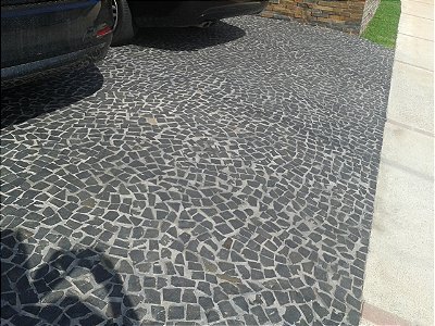 Pedra Mosaico Português Preto - R$99,00 m²