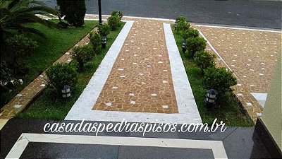 Pedra Mosaico Português Caramelo / Branco R$ 99,00 M²