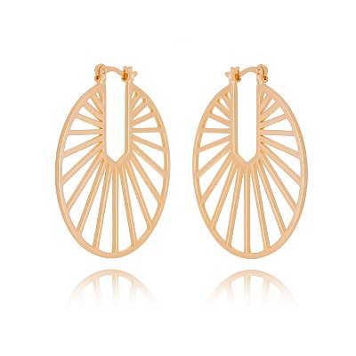 Argola trabalhada folheada a ouro 18k