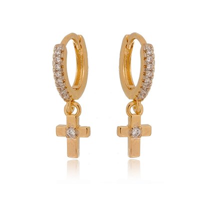 ARGOLA FOLHEADA A OURO 18K COM CRUZ PENDURADA E ZIRCÔNIAS