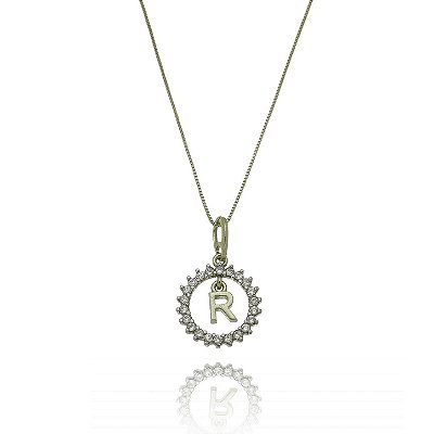 Gargantilha letra com zircônias folheada a ouro 18k