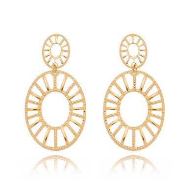 BRINCO OVAL TRABALHADO FOLHEADA OURO 18K