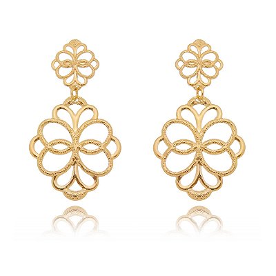 BRINCO FLORAL TRABALHADO PENDURADO FOLHEADO OURO 18K