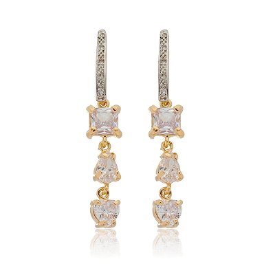 Brinco com zircônias folheado a ouro 18k