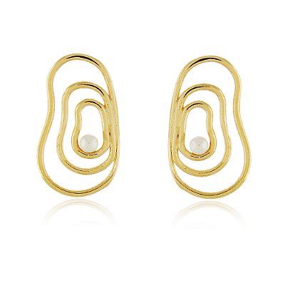 BRINCO ORGÂNICO COM PÉROLA FOLHEADO A OURO 18K