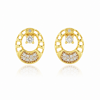 Brinco oval com zircônias folheado a ouro 18k