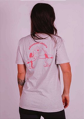 T-shirt off-white desfibrada adventure sisters