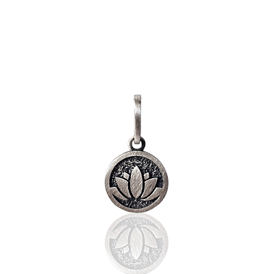 Pingente Flor de Lótus Amulet