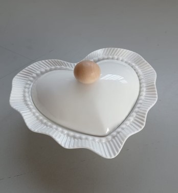 Bowl Em Cerâmica Com Cúpula Coração Branco 15,5cm