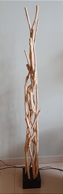 Escultura Em Madeira Com Base 180x20x20cm