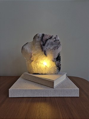 Luminária Em Pedra Geodado Quartzo Cristal Ametista Rosa Cálcio Branco 23cm