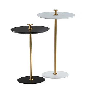 Mesa Lateral Com Tampo De Madeira Nogueira e Base De Concreto 40x66cm