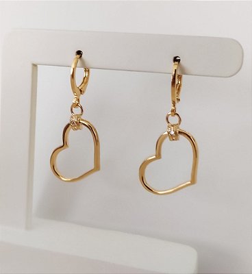 BRINCO ARGOLA CORAÇÃO VAZADO COM ZIRCONIA