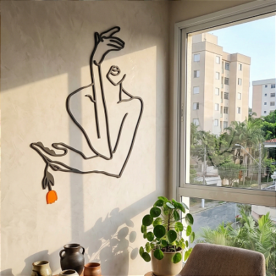 Escultura de Parede em MDF com Acrílico Espelhado – Figura Feminina | Identidade