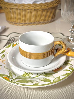 Xícara de Chá de Porcelana com Detalhe em Vime