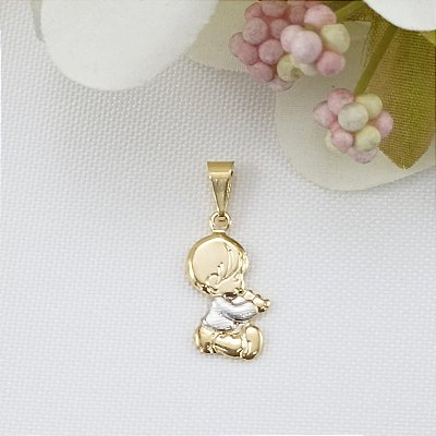 Pingente Banhado A Ouro Antialérgico De Bebê Sentado Bijou Art