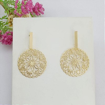 Brinco Banhado A Ouro Pendurado Com Flores Trabalhadas Bijou Art