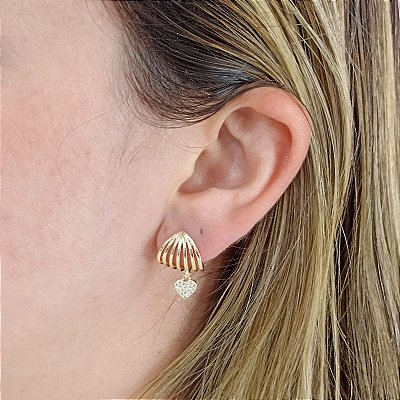 Brinco Banhado a Ouro Fixo Com Coração Pendurado Bijou Art