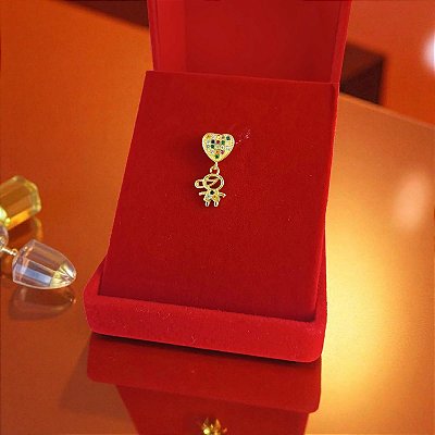 Pingente Coração Cravejado com Menino Banhado a Ouro